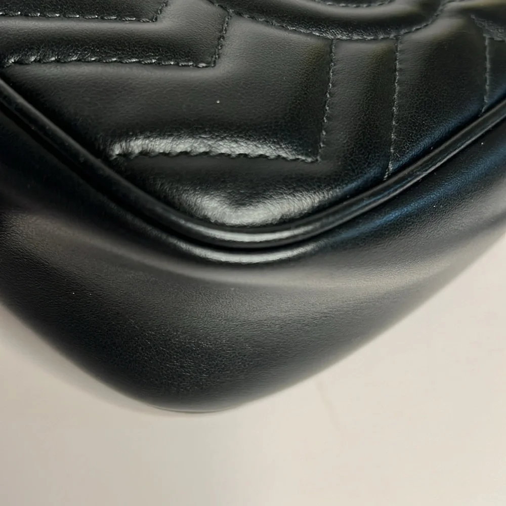 Gucci Mini Marmont Black with gold hardware - Picture 7 of 16